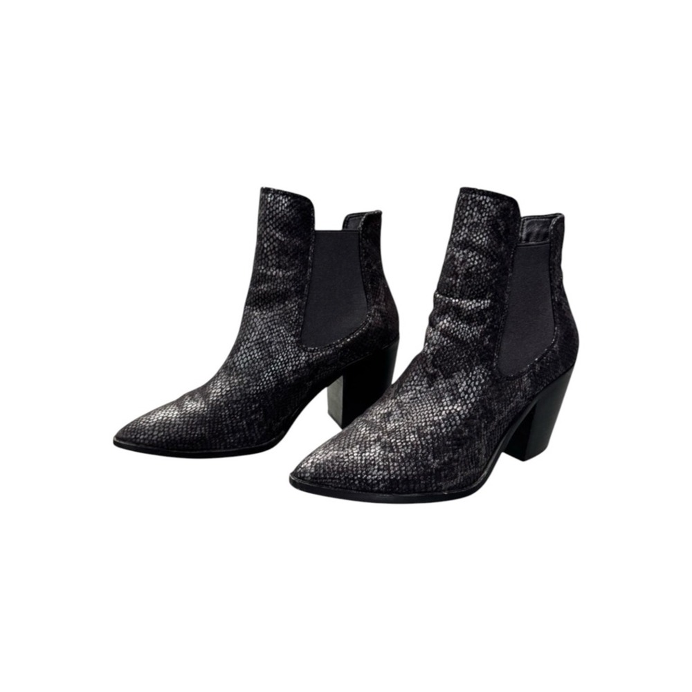 Chinese Laundry Utah Snakeskin Texture Black Bootie Ankle Boots